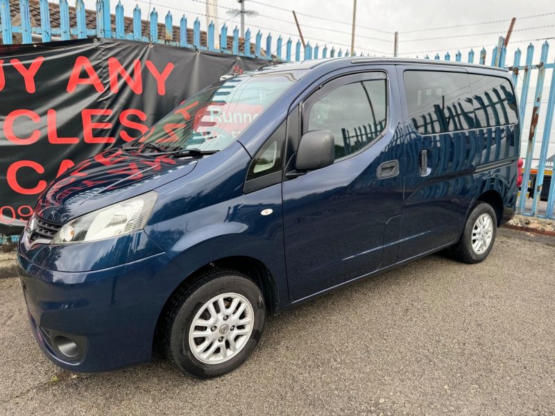 NISSAN NV200