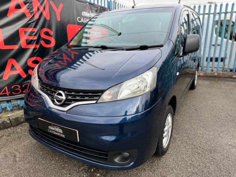 NISSAN NV200