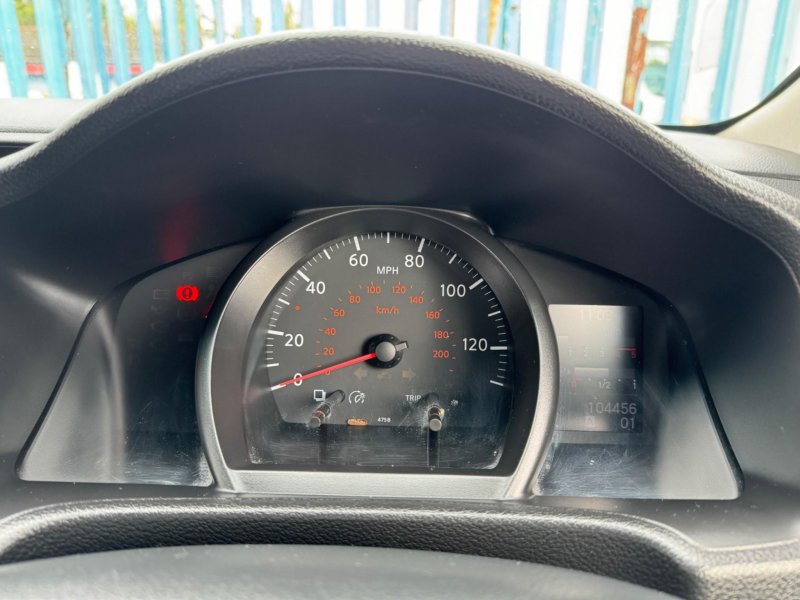 NISSAN NV200
