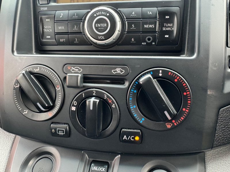 NISSAN NV200