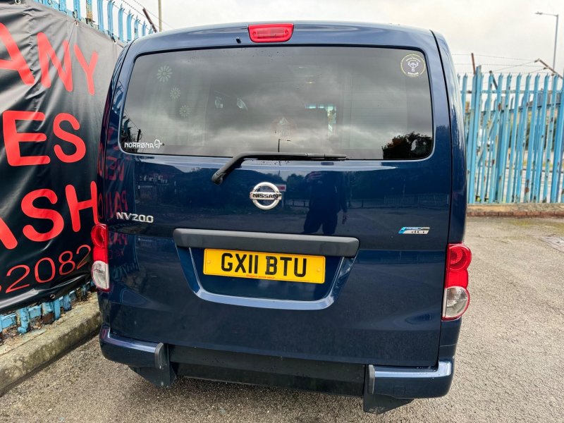 NISSAN NV200