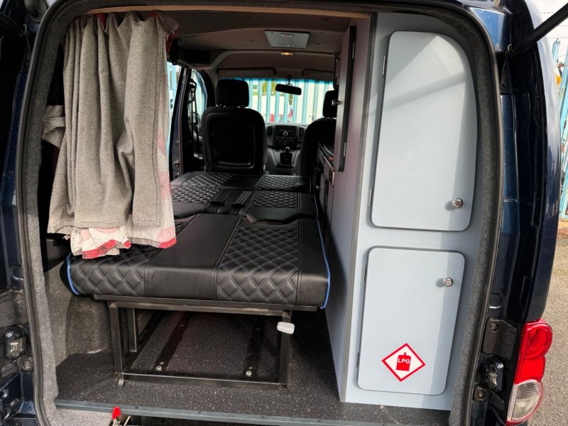 NISSAN NV200