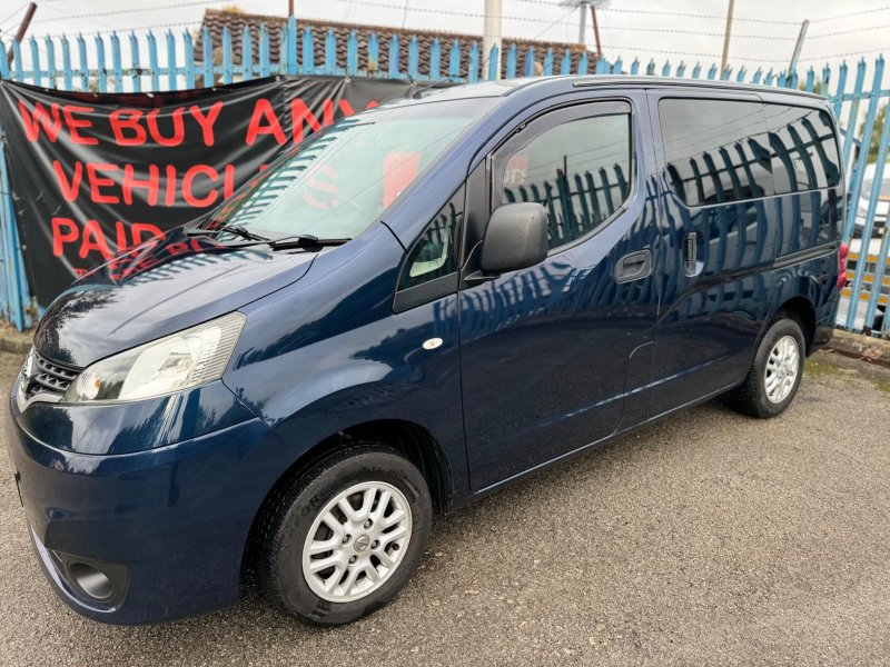 NISSAN NV200