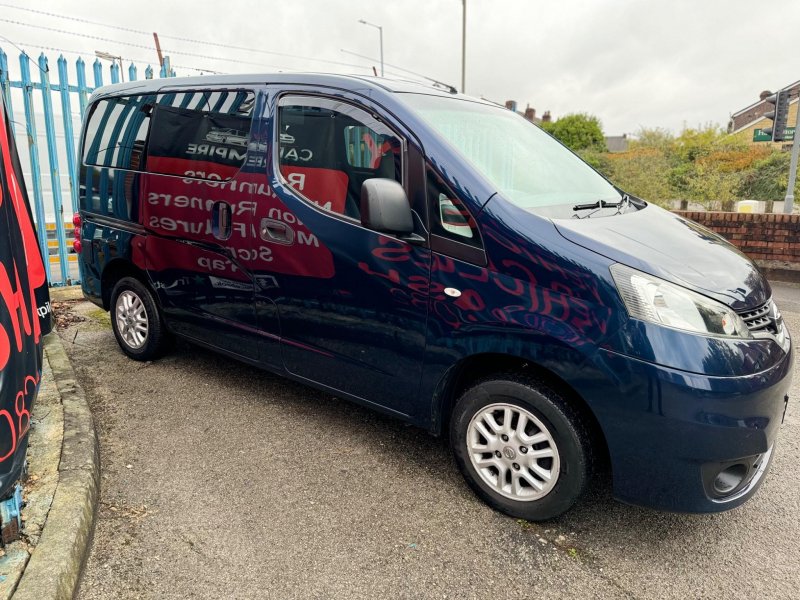 NISSAN NV200