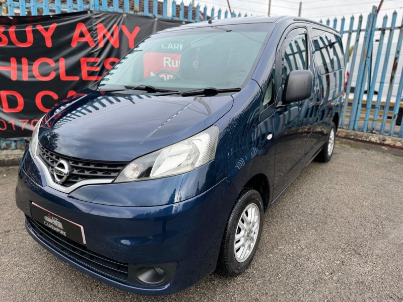 NISSAN NV200