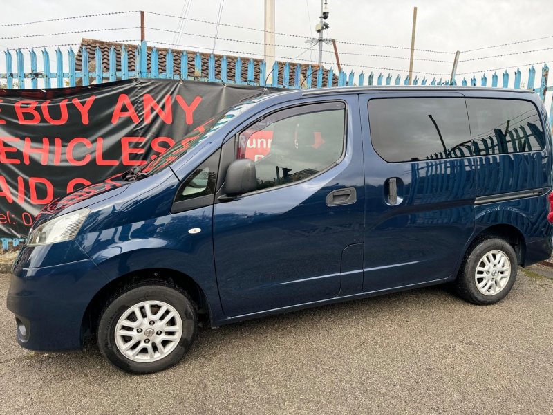NISSAN NV200