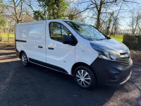VAUXHALL VIVARO