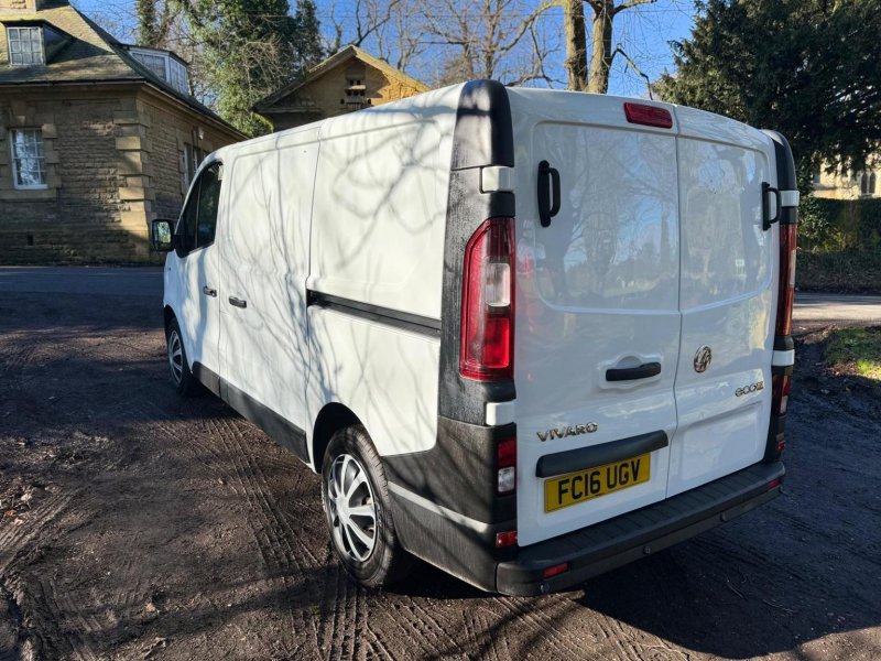 VAUXHALL VIVARO
