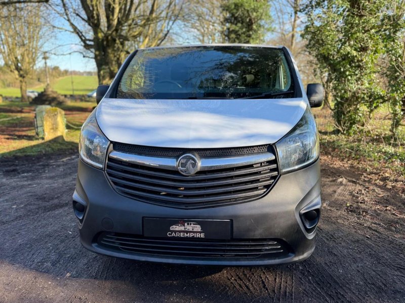 VAUXHALL VIVARO