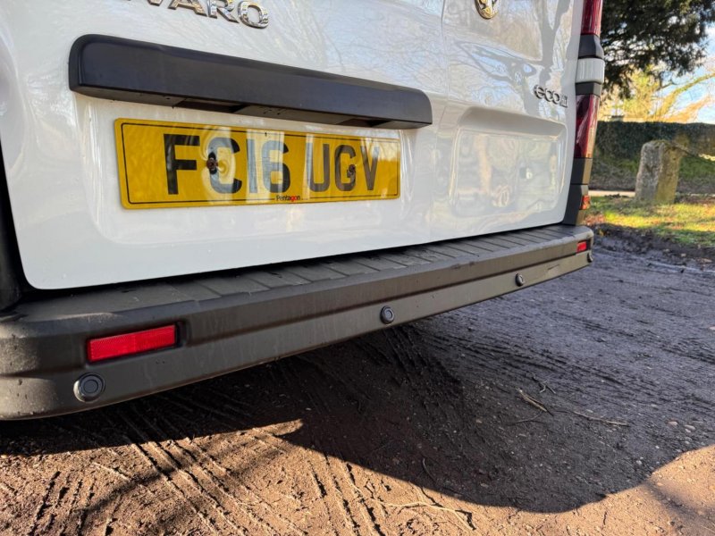 VAUXHALL VIVARO