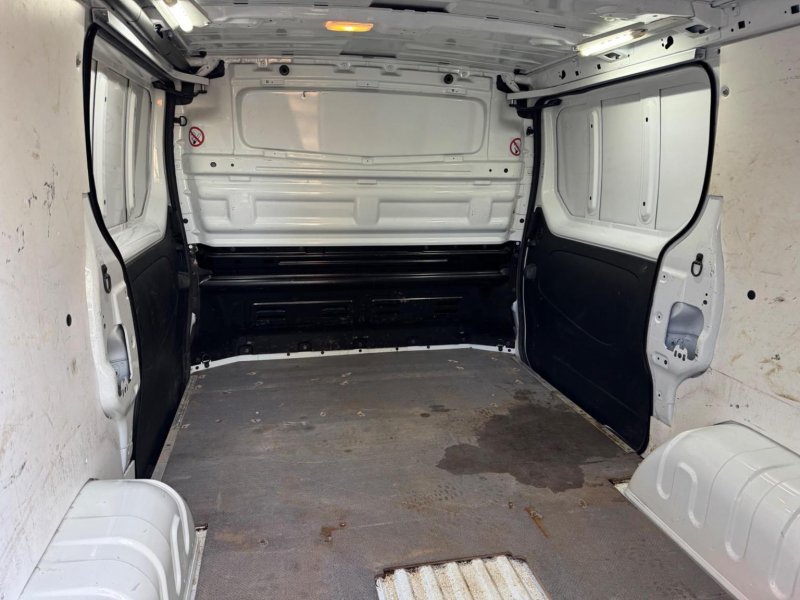 VAUXHALL VIVARO
