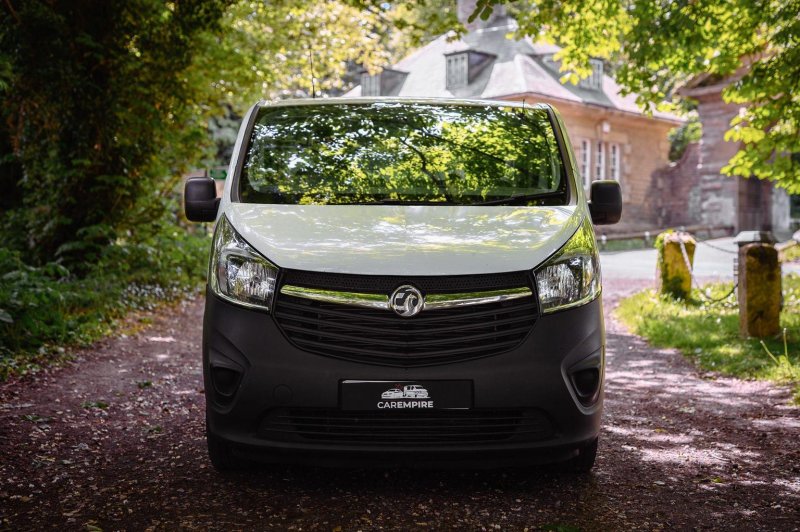 VAUXHALL VIVARO