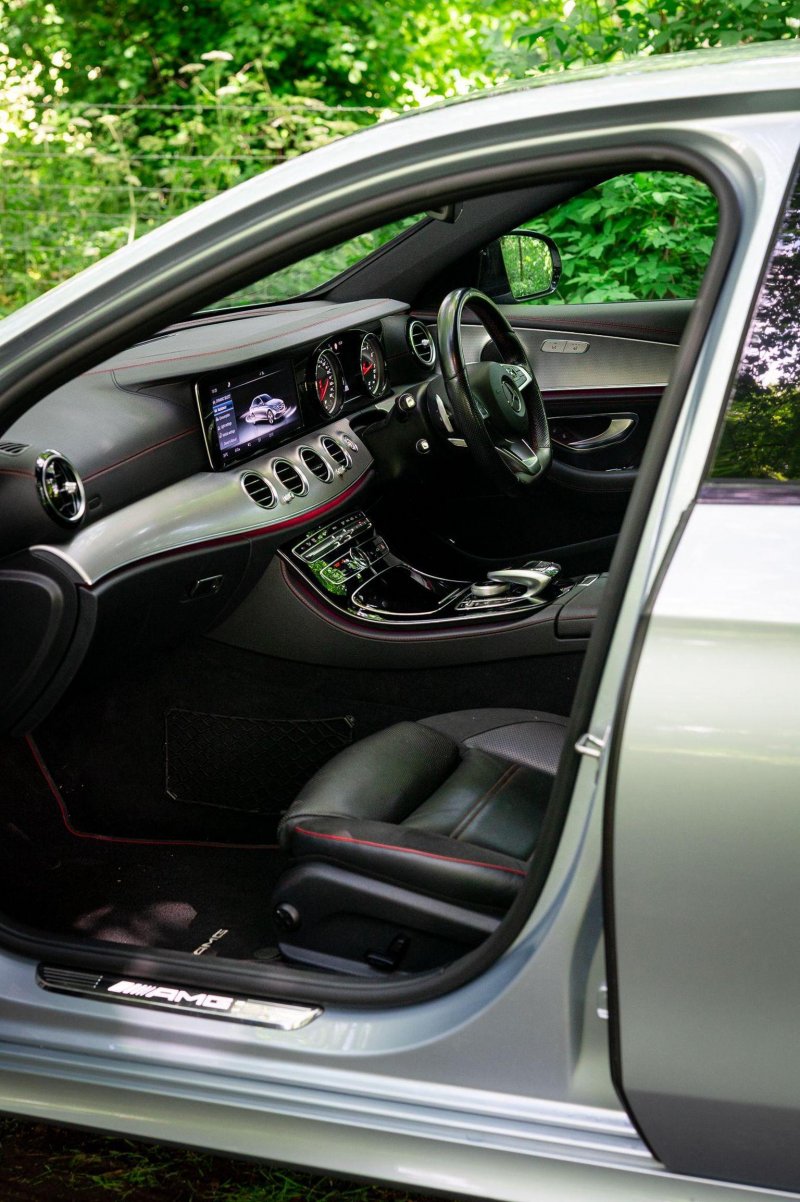 MERCEDES-BENZ E CLASS