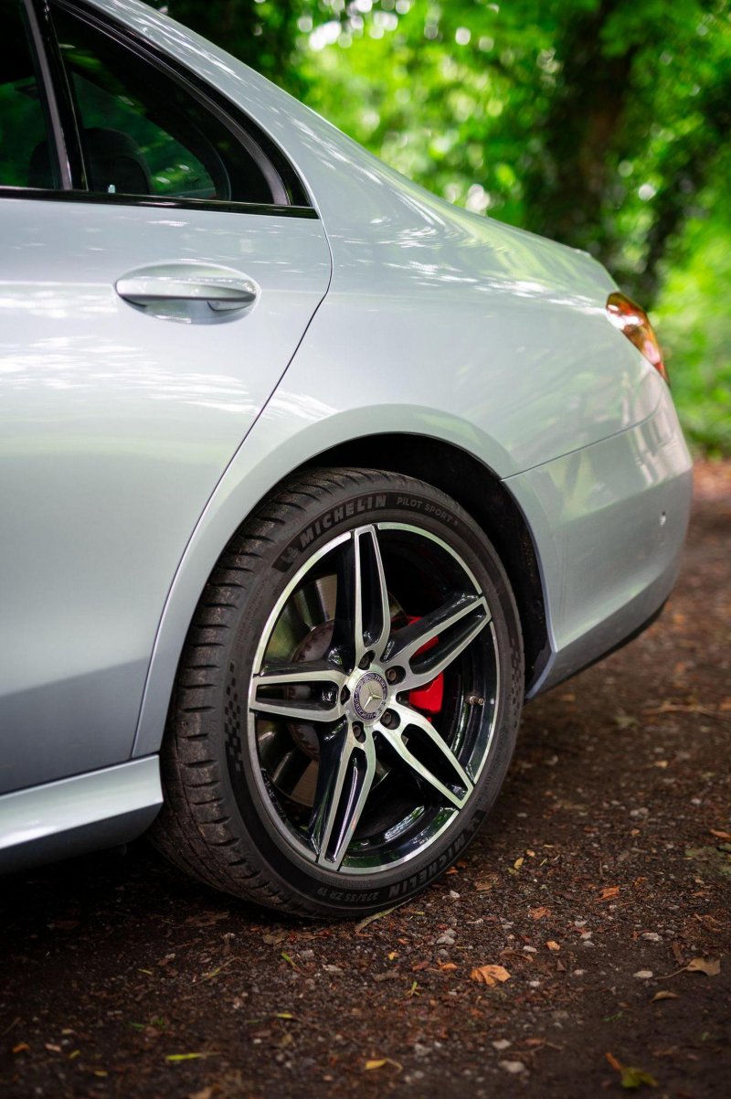 MERCEDES-BENZ E CLASS