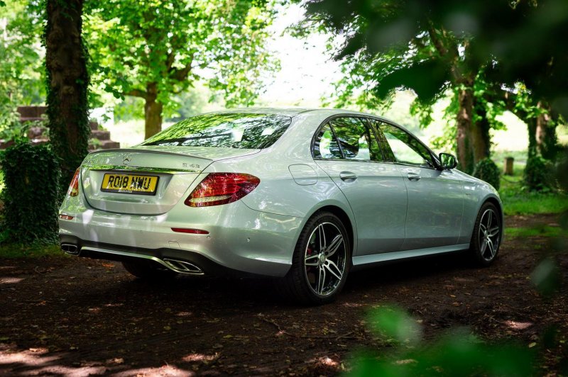 MERCEDES-BENZ E CLASS