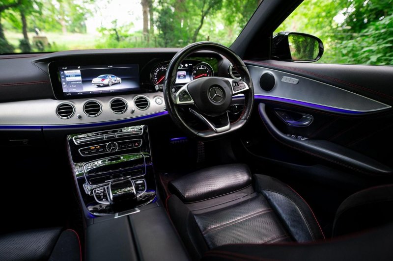 MERCEDES-BENZ E CLASS
