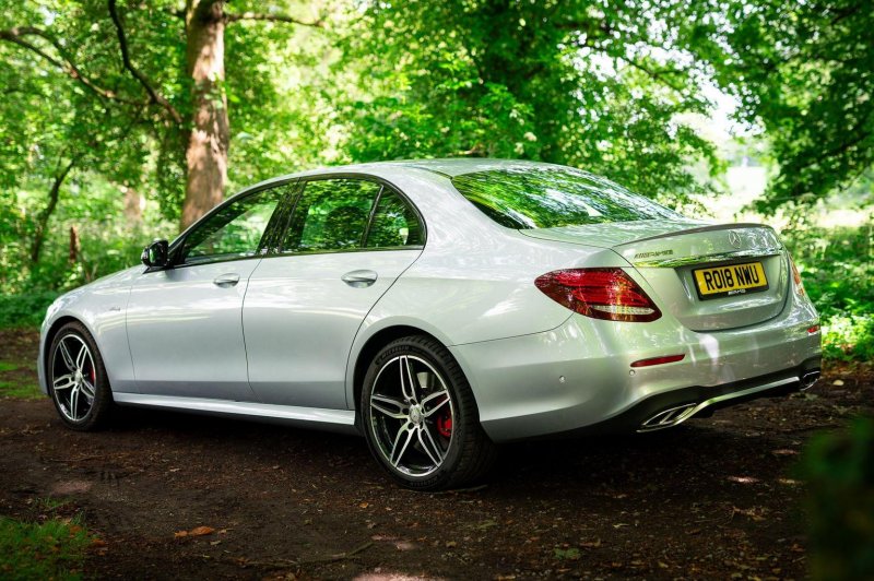 MERCEDES-BENZ E CLASS