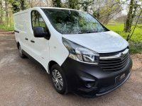 VAUXHALL VIVARO