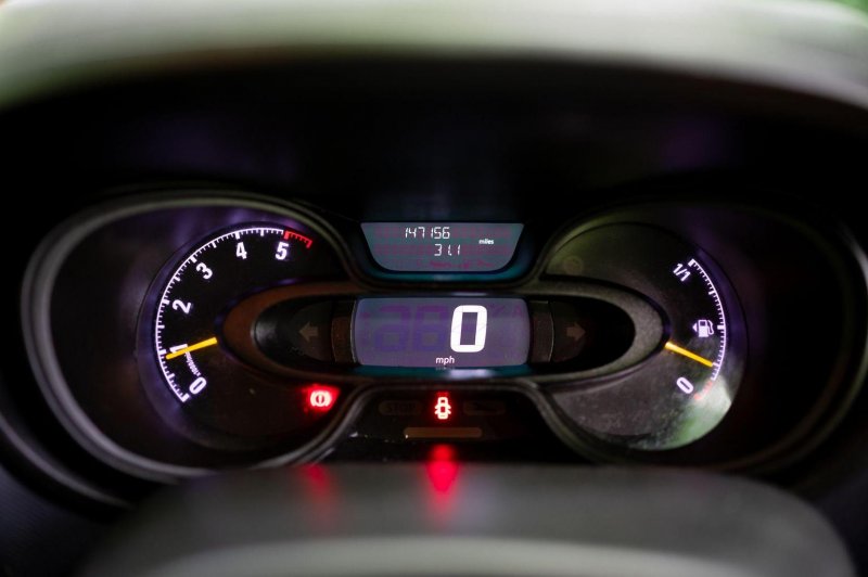 VAUXHALL VIVARO