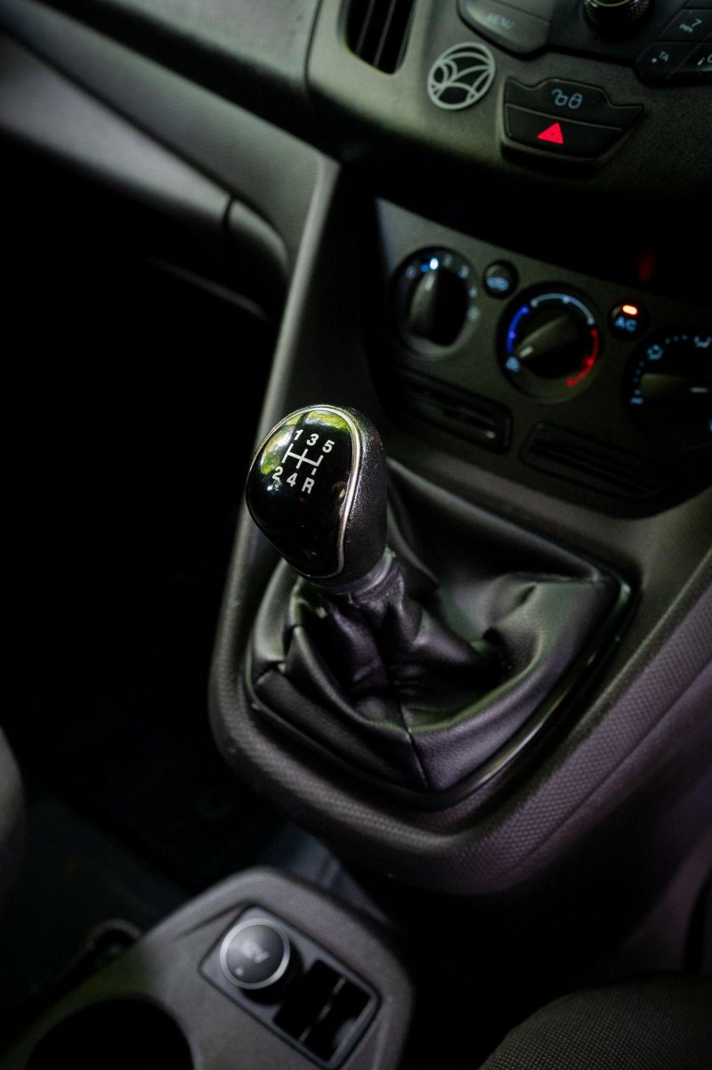 FORD TRANSIT CONNECT