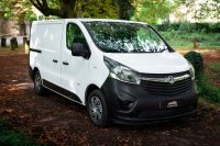 VAUXHALL VIVARO
